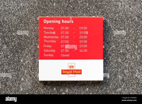 hexham post office opening times.